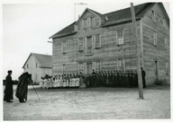 Old school built by Fr. Lacombe transformed into a school in 1905.Vieille école construite par le père Lacombe.