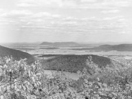 Le mont Saint-Hilaire et les Montérégiennes