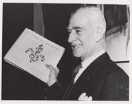 Antonio Barrette présente la publication «La province de Québec: progrès économique et expansion industrielle, 1948-1959»