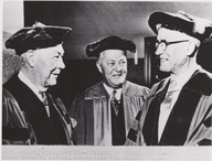Jean Lesage et deux autres personnes reçoivent un doctorat honoris causa de l'Université Western Ontario, le 24 mai 1963