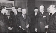 Jean-Jacques Bertrand pose en compagnie d'Aimé Nault, Marcel Masse, Marc Jarry et Arthur Tremblay