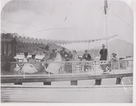 Le Prince Arthur, Duc de Connaught, à bord du yacht personnel de M. Hugh Allan (nommé l'Ormond) sur le lac Memphrémagog