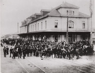 Immigrants à la gare de Winnipeg