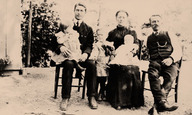 Le veuf Louis Robitaille et ses enfants à Sainte-Foy