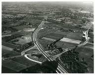 L’autoroute Macdonald-Cartier allant de Windson, au bord de la rivière Détroit, aux frontières du Québec connue sous le nom de “Southern Ontario’s main street”.