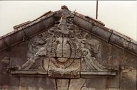 Écusson de la façade de la poudrière St-Luc à Brouage