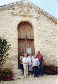 Devant la poudrière St-Luc à Brouage.
Noella Deblois