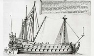 Veue du profil d’un vaisseau entièrement achevé dedans et dehors, orné de sa poulaine, de sa poupe, avec ses galleries les porteaux des sabords ouvers, porte aubans et fanaux, maste de ses mats d’artimon de mizaine et de beaupré avec leurs bunes chuguets et perroquets comme aussy la disposition pour mettre le grand mast en place, eslevé et suspendu sur la machine a matter apareillé et garny de tous les cordages poulies et autres aparaux necessaires, ladite machine, sçituée sur un ponton, 
1. Sabord de l’arrriere de la saincte barbe
2. premiere gallererie a hauteur du second pont pour la chambre des volontaires 
3. Deuxieme galerie a hauteur du troisieme pont pour la chambre du conseil
4. les fanaux
5. baston de panillon de l’arriere
6. porte aubans du mast d’artimon
7. porte aubans du grand mast
8. porte aubans du mast de mizaine
9. Sabords des premiere seconde et troisieme batterie
10. Portaux des sabords
11. Sabords ronds pour la troisieme batterie au droit des gaillards 
12. Poulaine dudit vaisseau
13. la poupe
14. le grand mast suspendu sur la machine 
15. francfunins amarré au grand mast