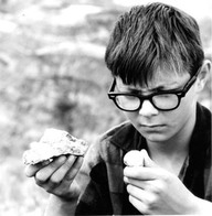 Fossil hunting in the Red Deer Valley in the badlands of Alberta, Canada